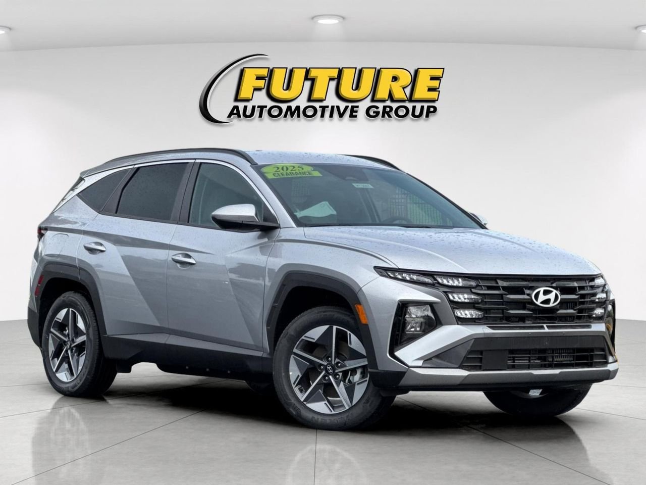 New 2025 Silver Hyundai SEL image 1