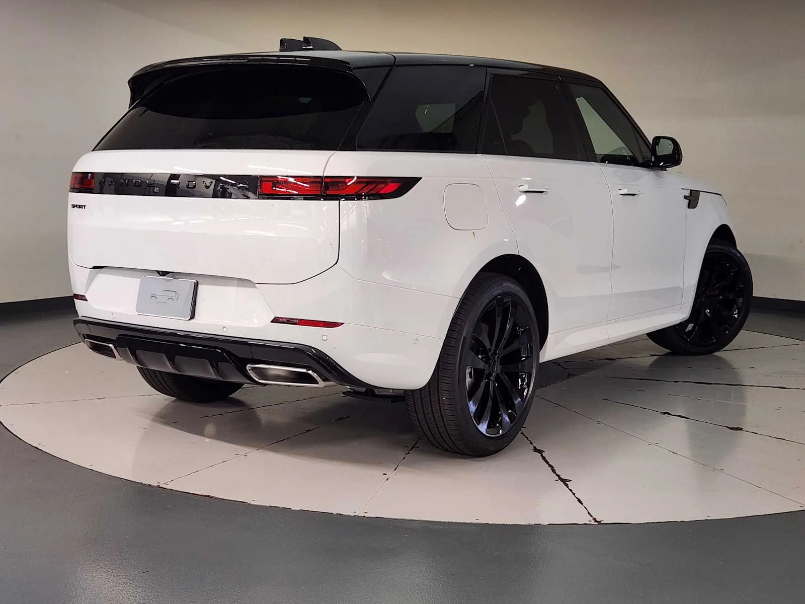 New 2026 Fuji White Land Rover Dynamic SE - P400 image 3