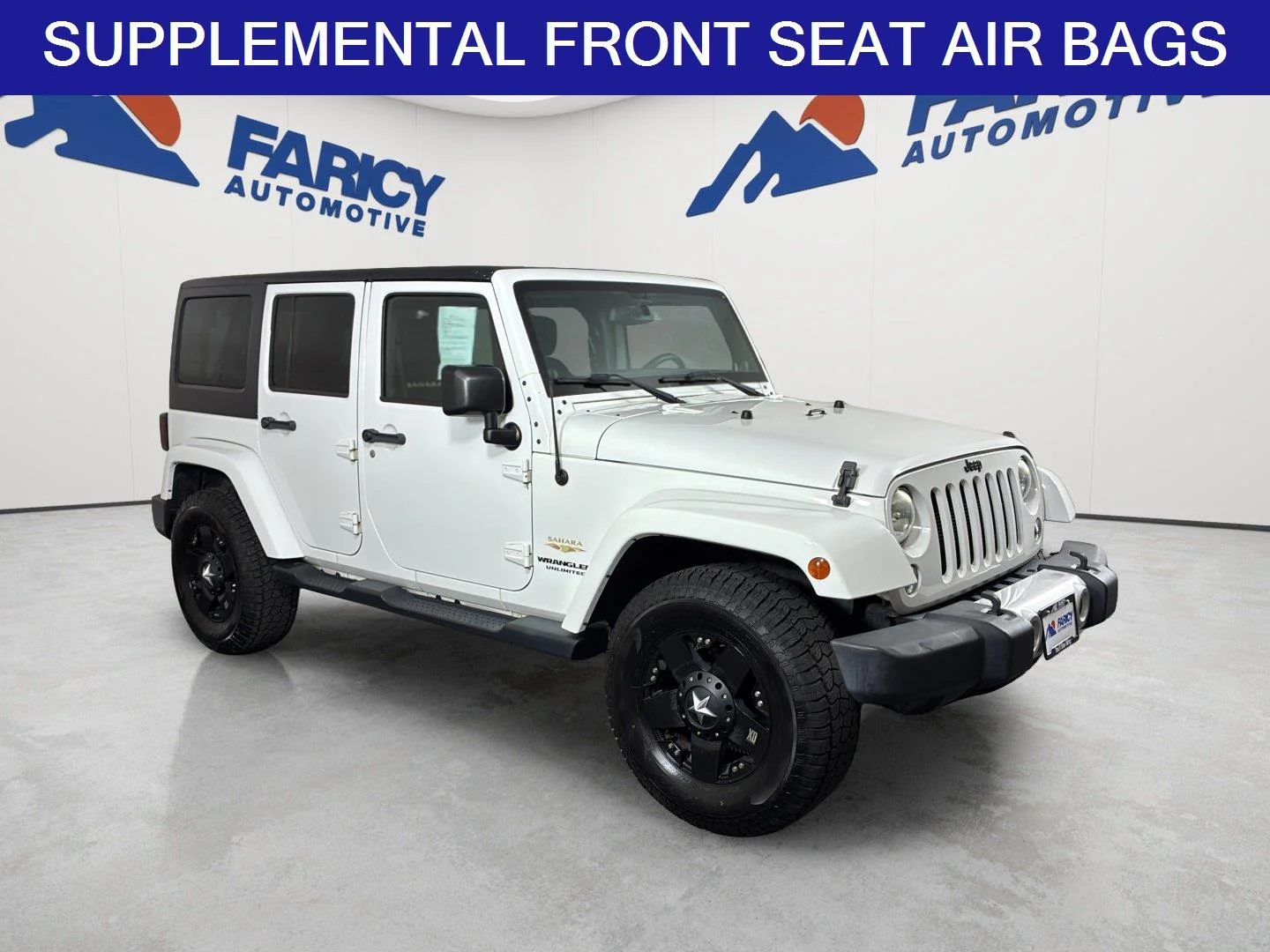 Used 2014 Bright White Clearcoat Jeep Sahara image 3