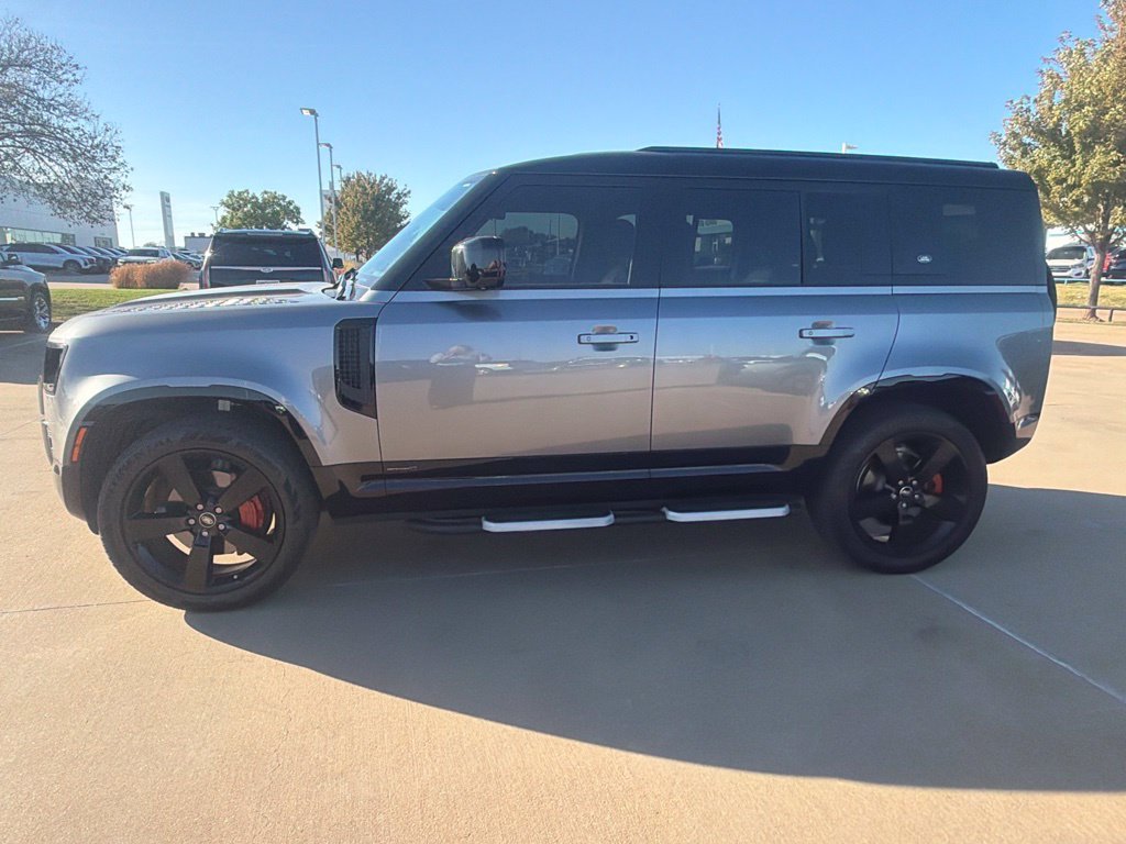 Used 2023 Eiger Gray Metallic Land Rover X image 2