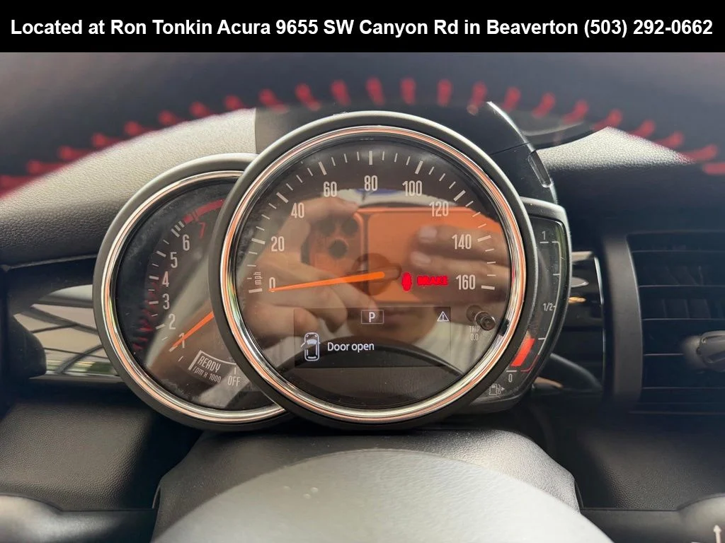 Used 2019 Solaris Orange Metallic MINI Classic image 20