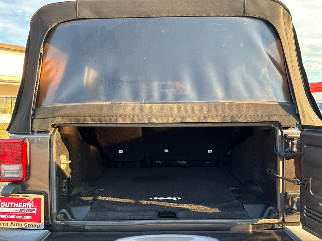 Used 2016 Gray Jeep Unlimited Sahara image 23