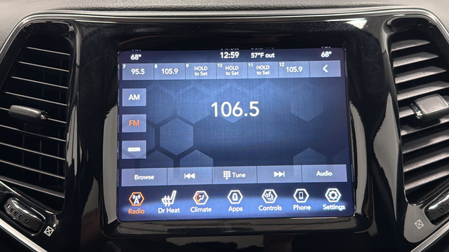 Used 2020 Diamond Black Crystal Pearlcoat Jeep Limited image 14