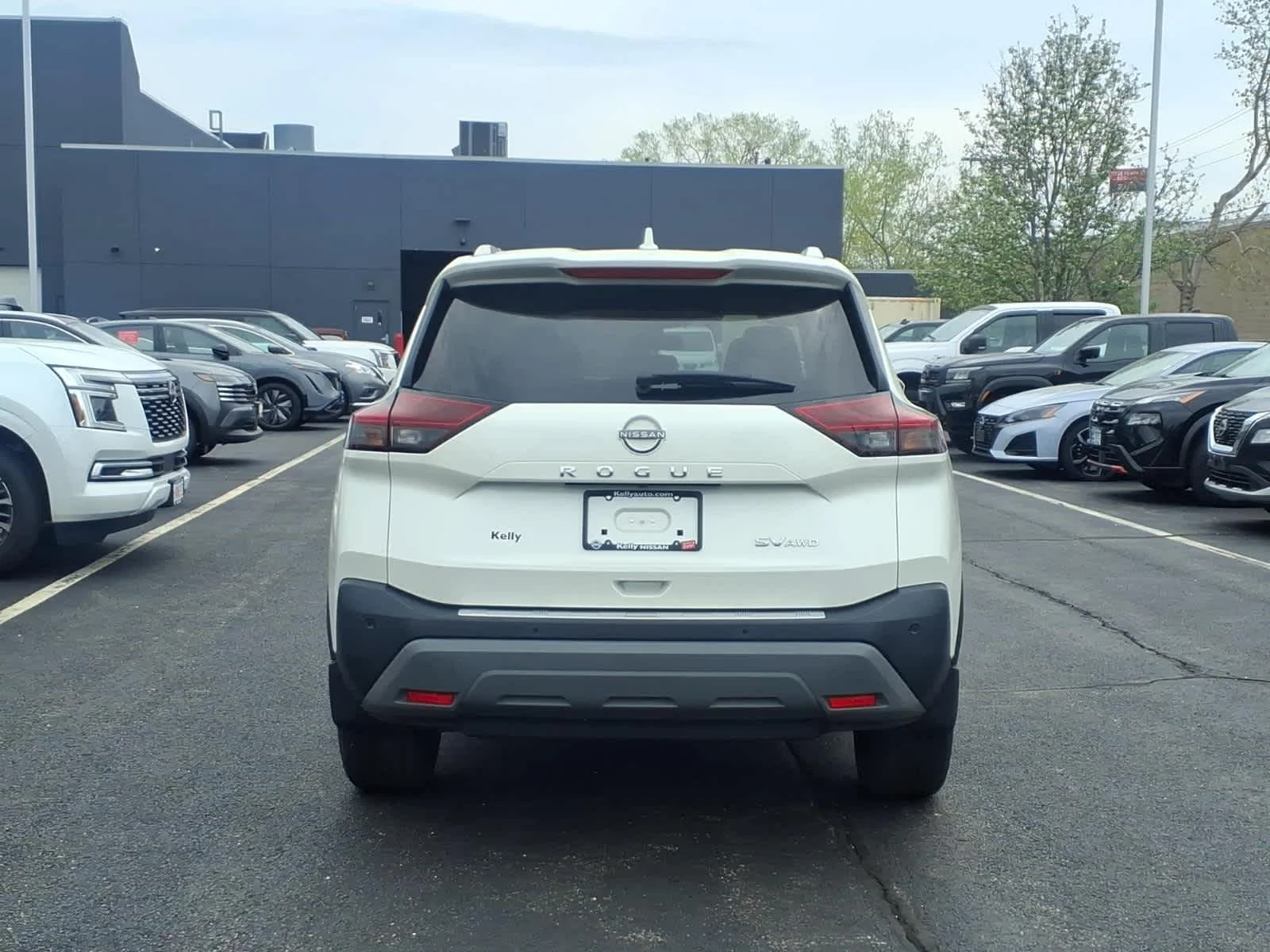 Certified Used 2023 Pearl White Tricoat Nissan SV image 6