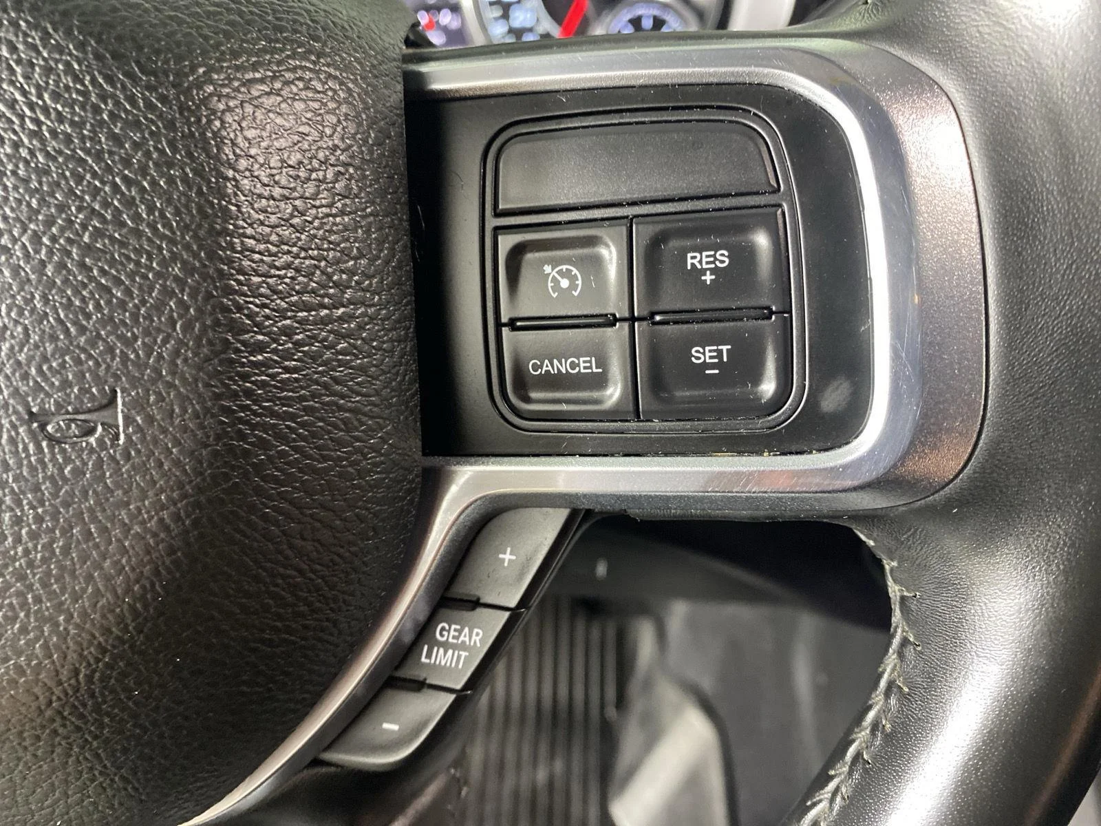 Used 2021 Diamond Black Crystal Pearlcoat Ram Laramie image 16