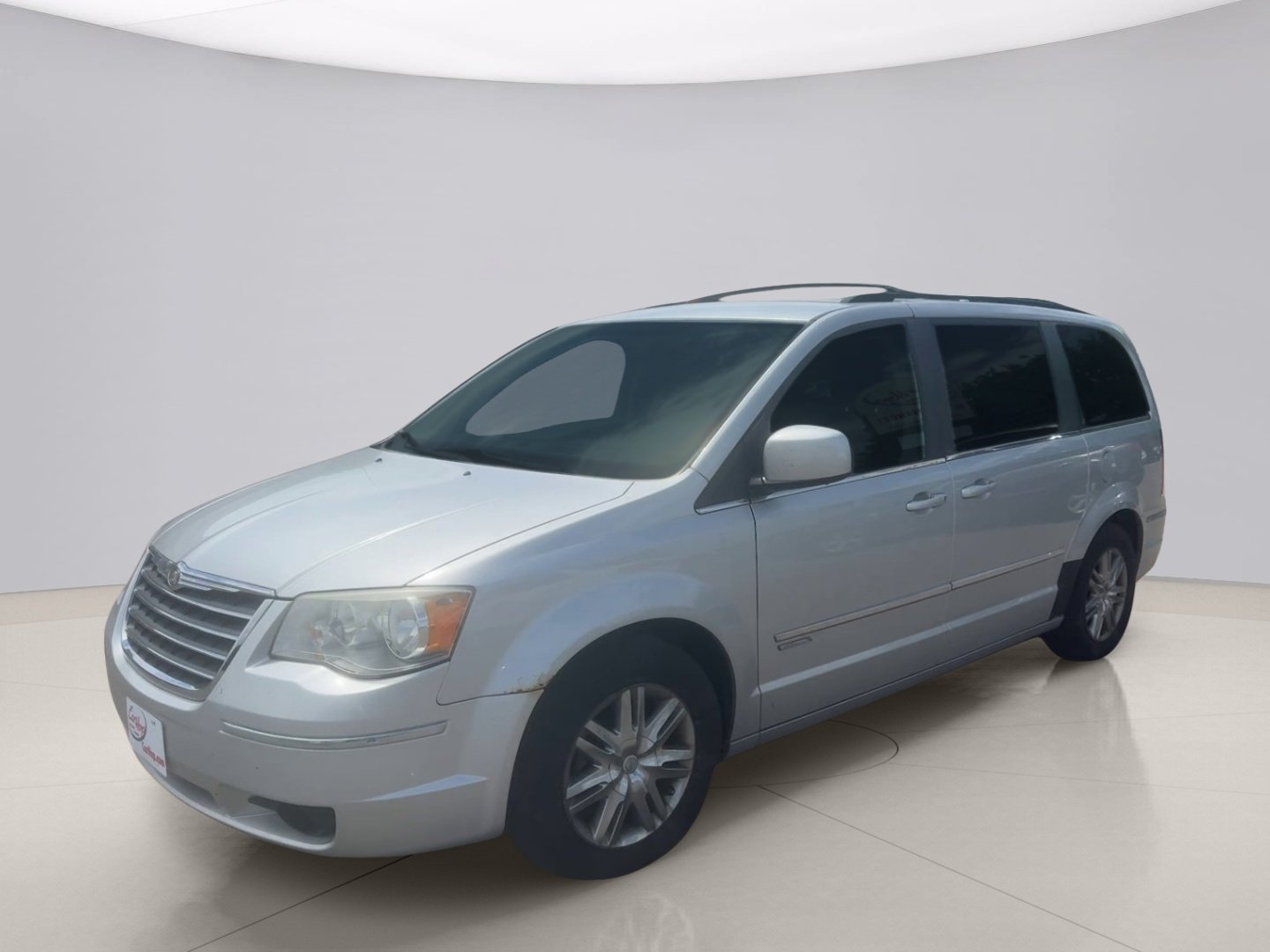 2010 Chrysler Town & Country Touring's photo