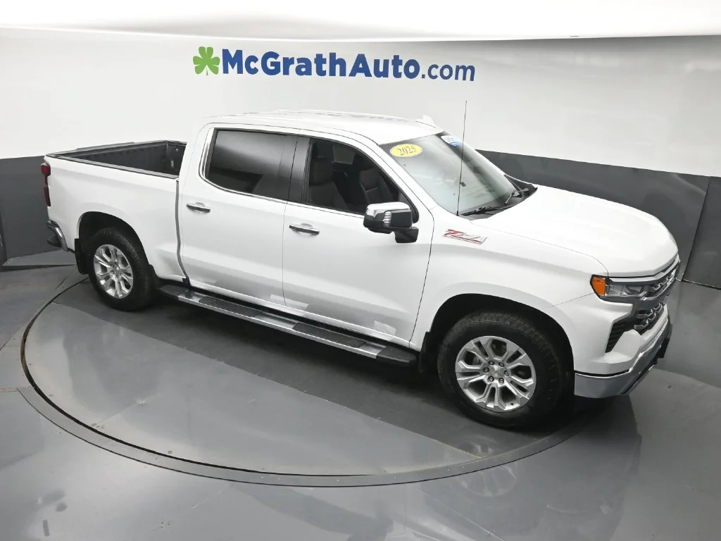 Used 2025 White Chevrolet LTZ image 3