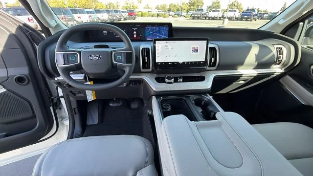 New 2027 Star White Metallic Tri-Coat Ford Active image 51