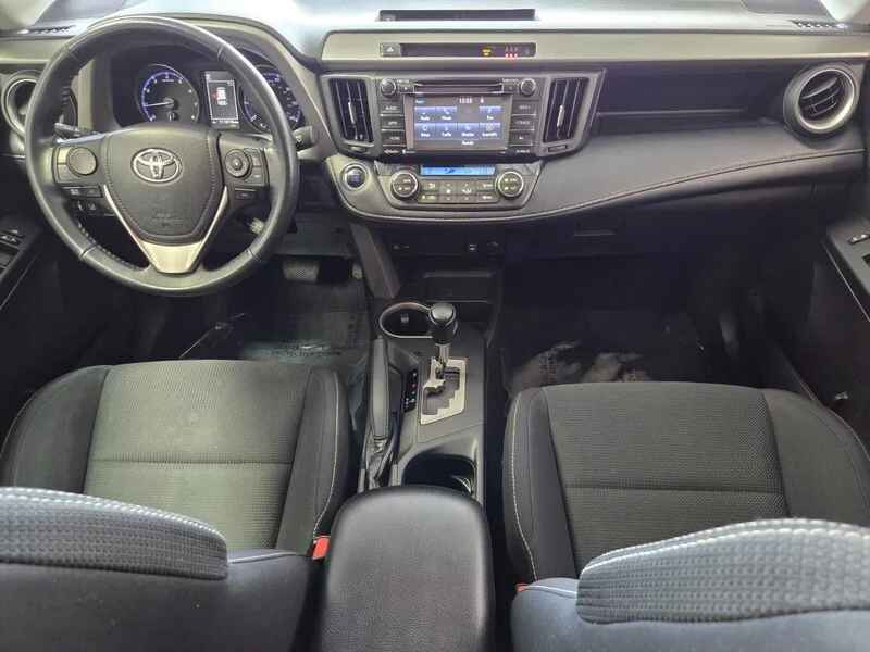 Used 2018 Silver Sky Metallic TOYOTA XLE AWD image 14