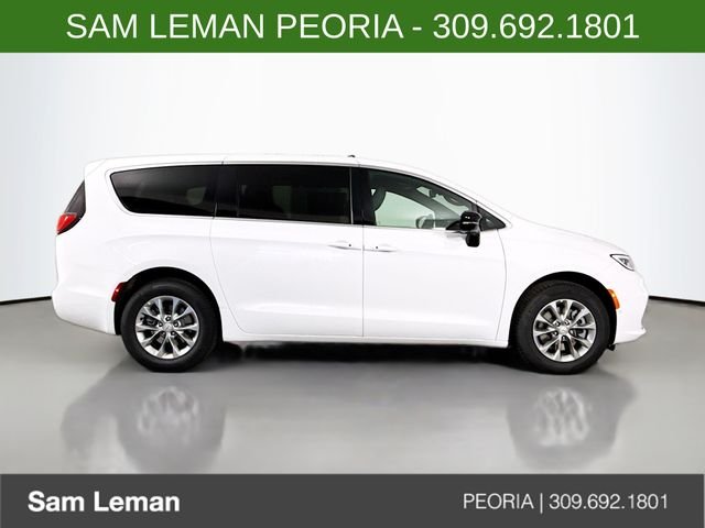 2026 Chrysler Pacifica Select - Photo 8