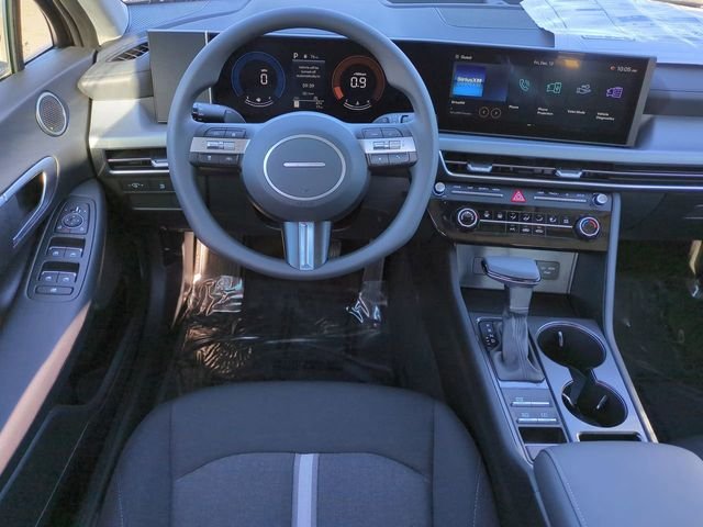 New 2026 White Hyundai SE image 41