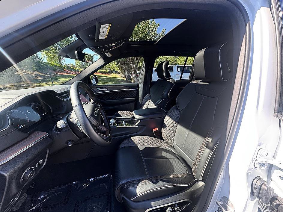Used 2025 Bright White Clearcoat Jeep Summit image 10