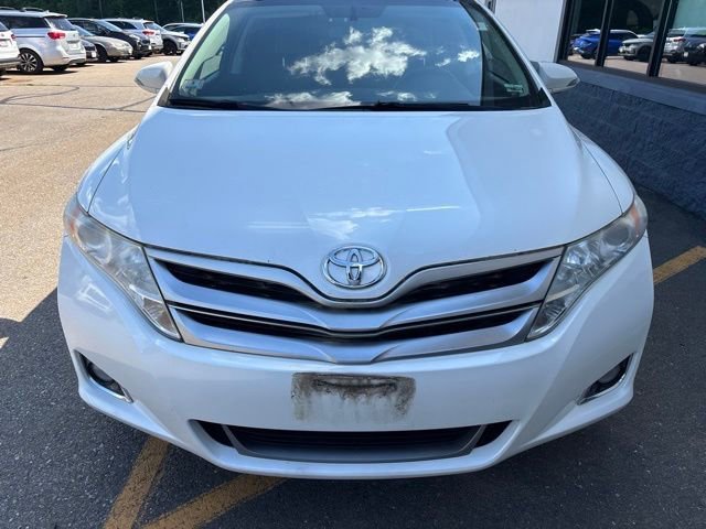 Used 2014 Blizzard Pearl Toyota XLE image 2