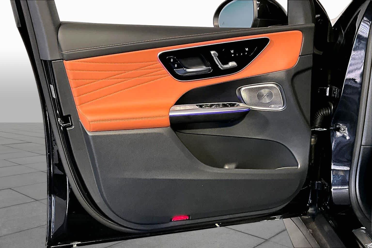 New 2026 Obsidian Black Metallic Mercedes-Benz GLC 300 image 11
