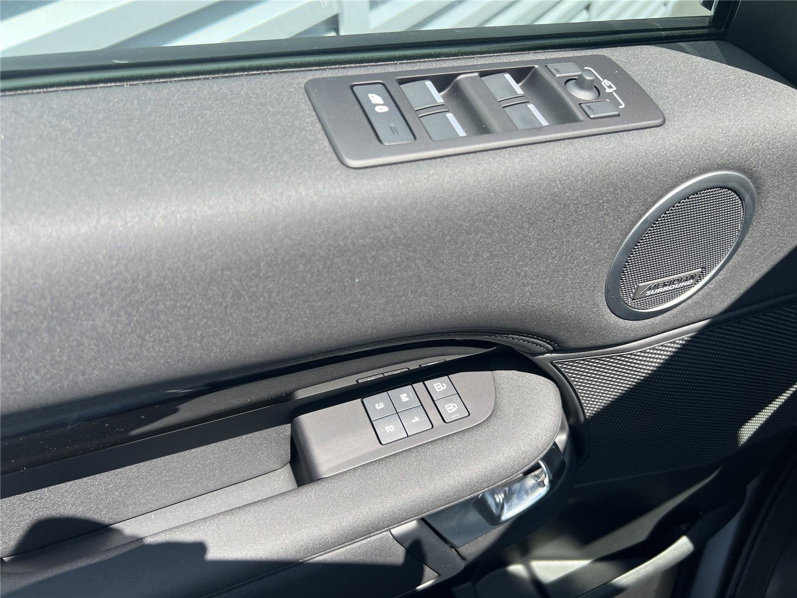 Used 2025 Eiger Grey Metallic Land Rover S image 28