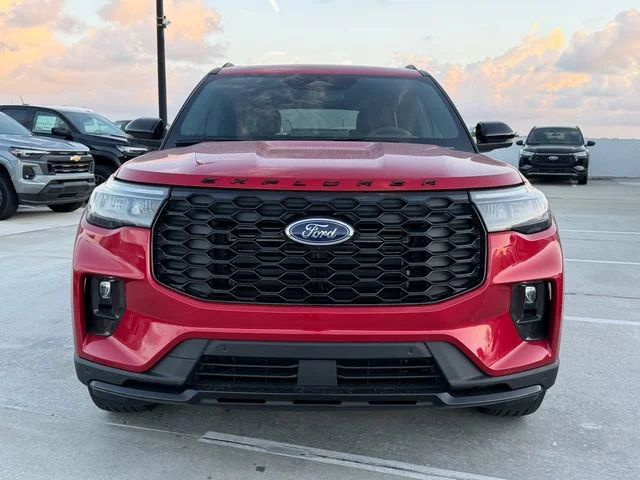 New 2026 Rapid Red Metallic Tinted Clearcoat Ford ST-Line image 2