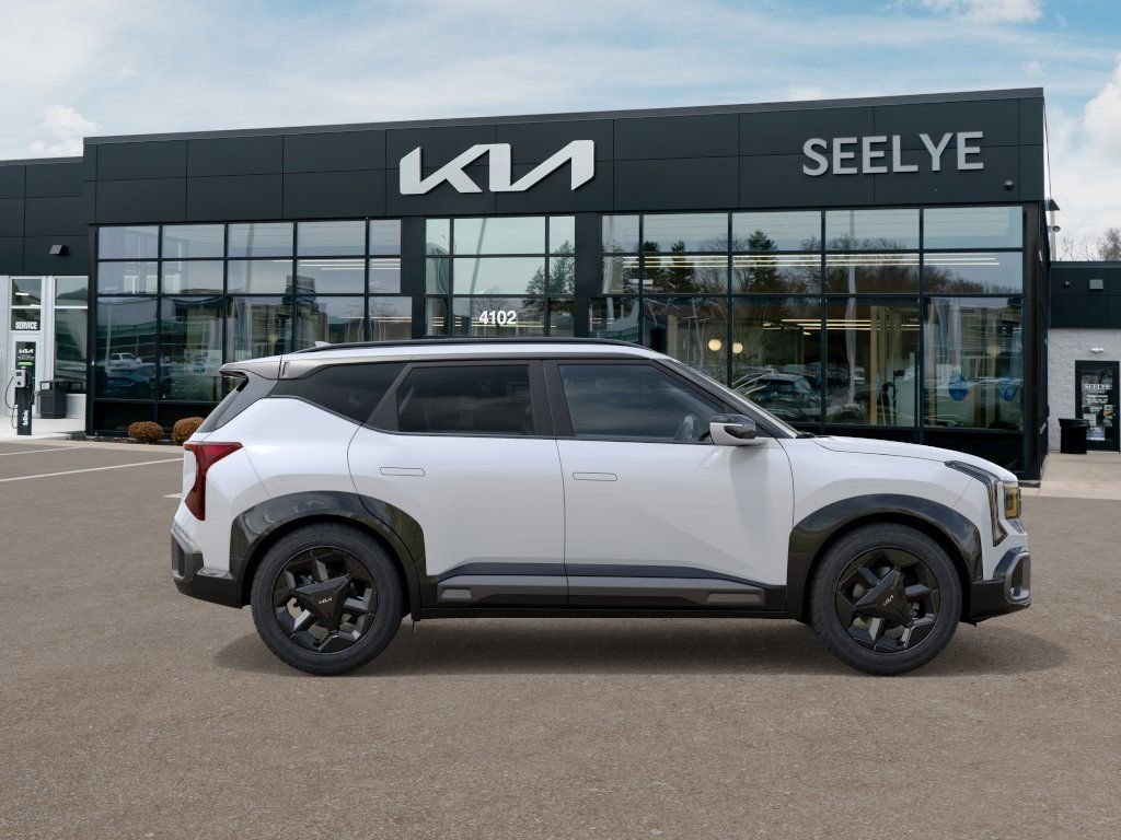 New 2027 Snow White Pearl Kia X-Line S image 7