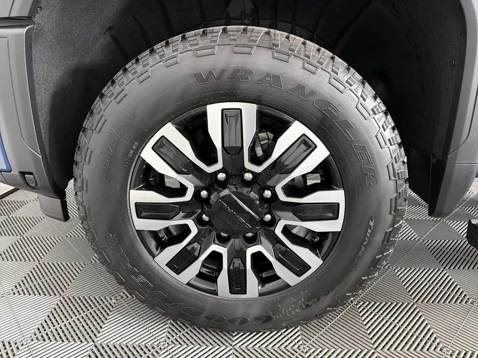 2026 GMC Sierra 2500HD Denali Ultimate - Photo 9