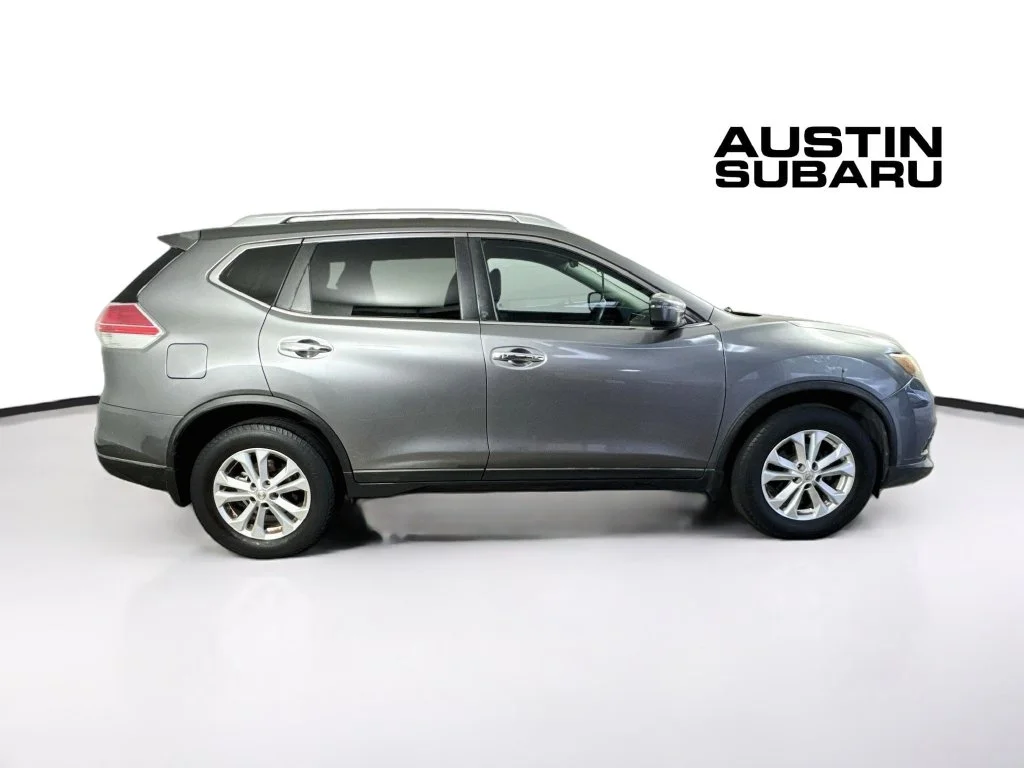 Used 2016 Gray Nissan SV image 8