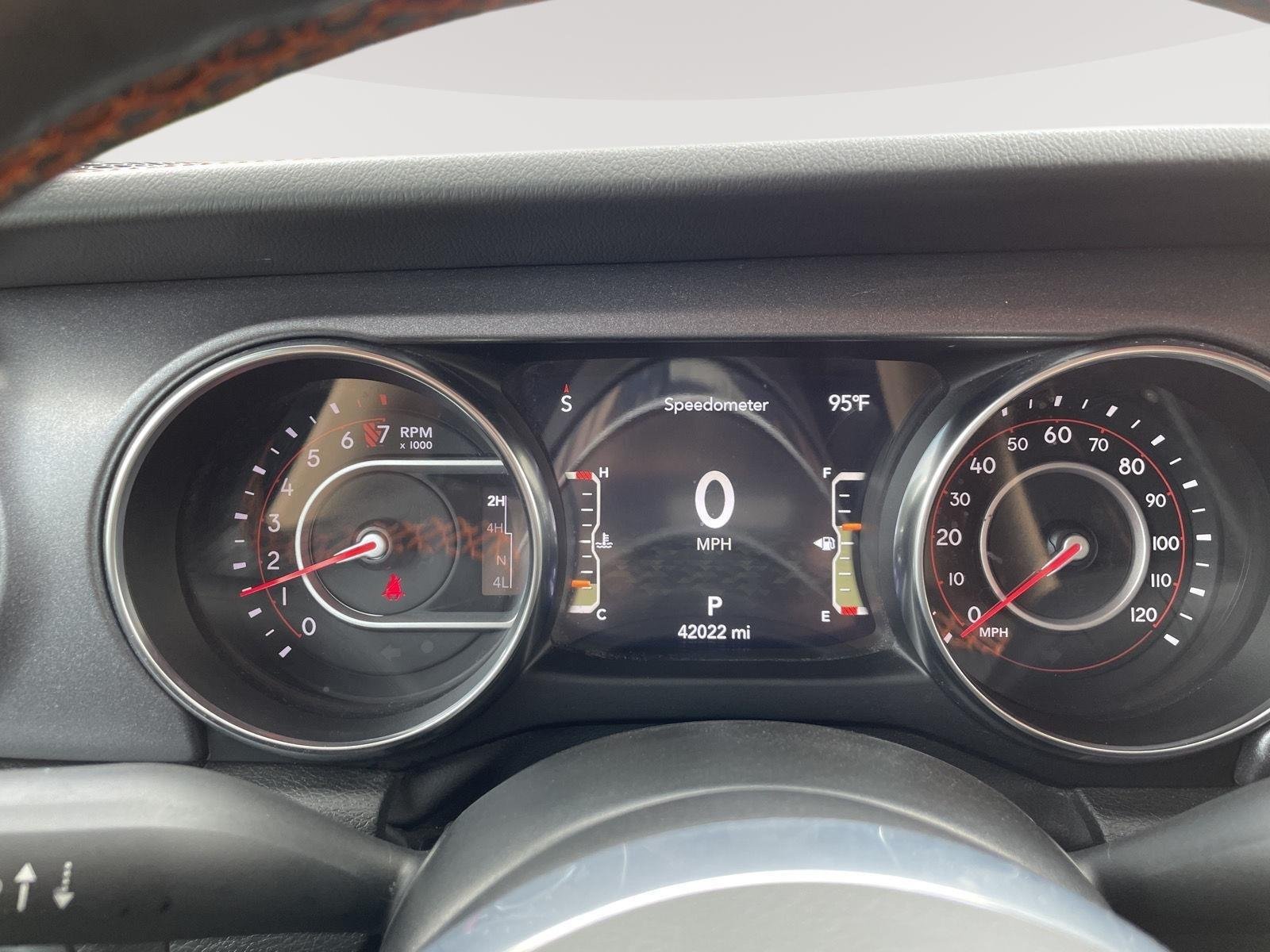 Used 2022 Jeep Gladiator Mojave with VIN 1C6JJTEG2NL114216 for sale in Kansas City