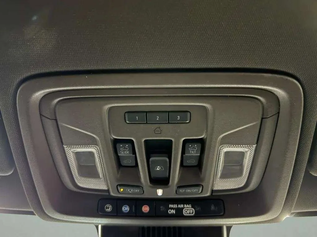 Certified Used 2023 White Frost Tricoat GMC Denali image 27