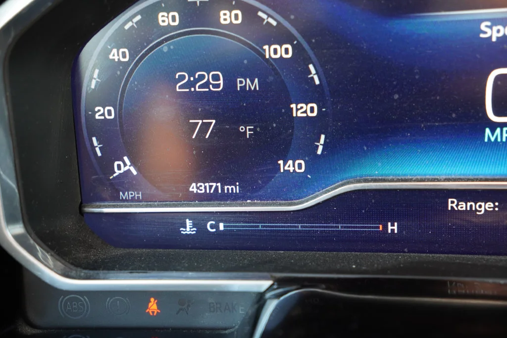 Used 2025 Summit White Chevrolet LT image 7