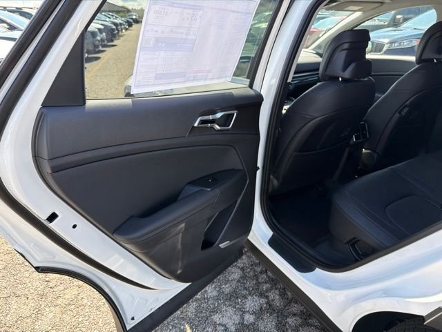 New 2026 Snow White Pearl Kia EX image 9