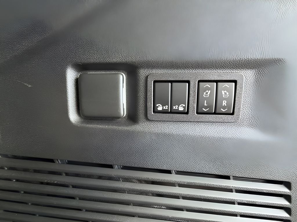 Used 2023 Black Chevrolet High Country image 37