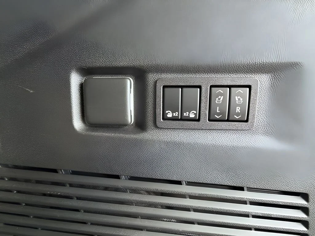Used 2023 Black Chevrolet High Country image 37