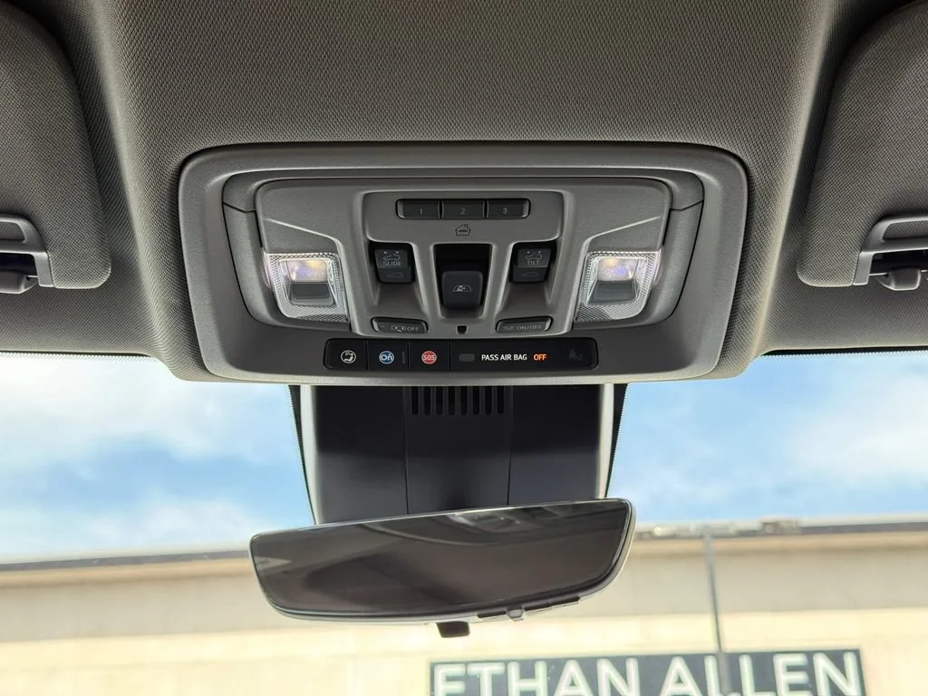 Used 2024 White Frost Tricoat GMC Denali image 24