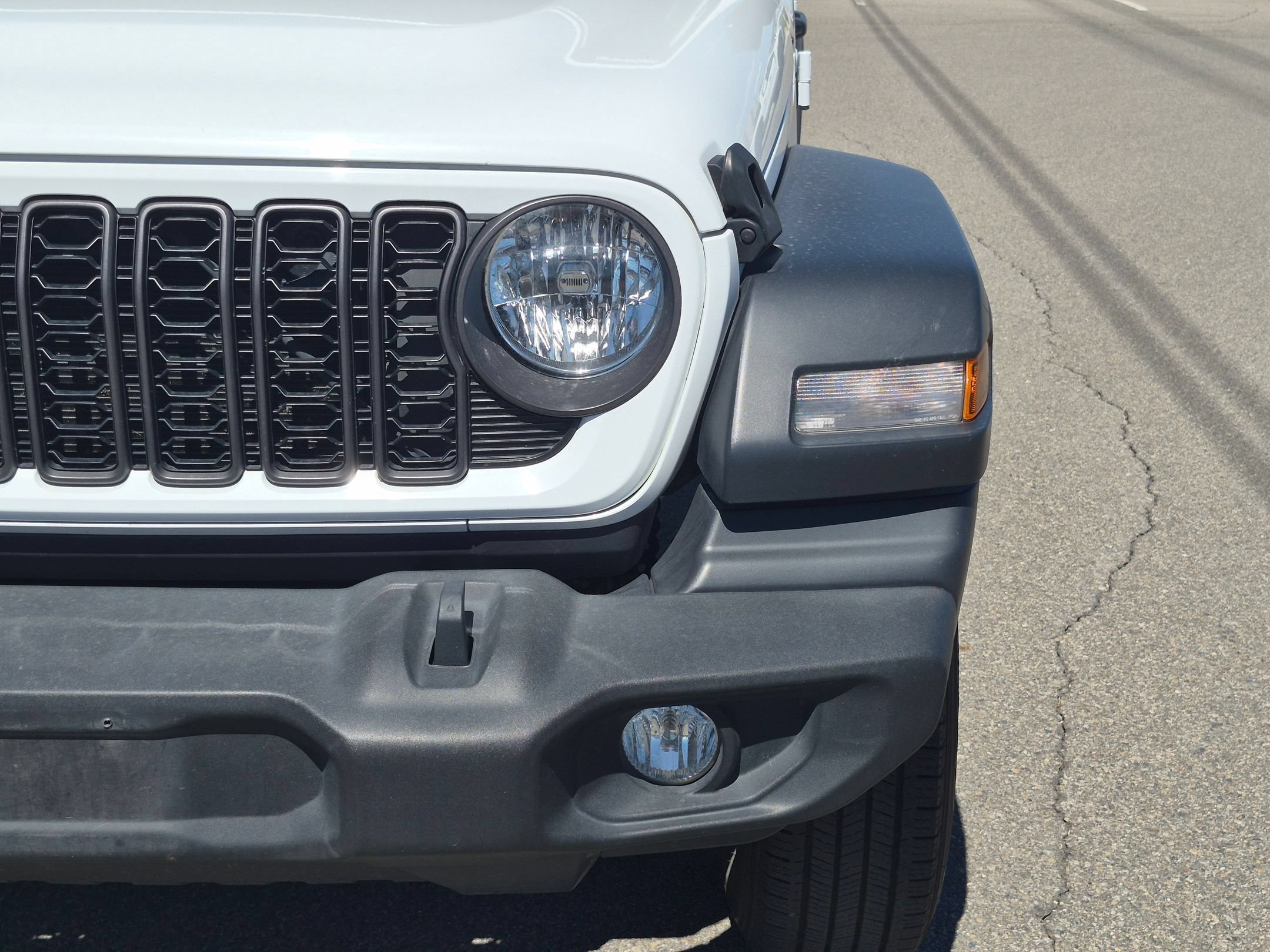 Used 2024 Bright White Clearcoat Jeep Sport S image 10