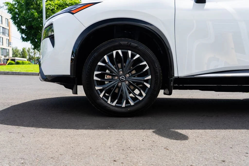 New 2026 Everest White Pearl TriCoat Nissan Platinum image 7