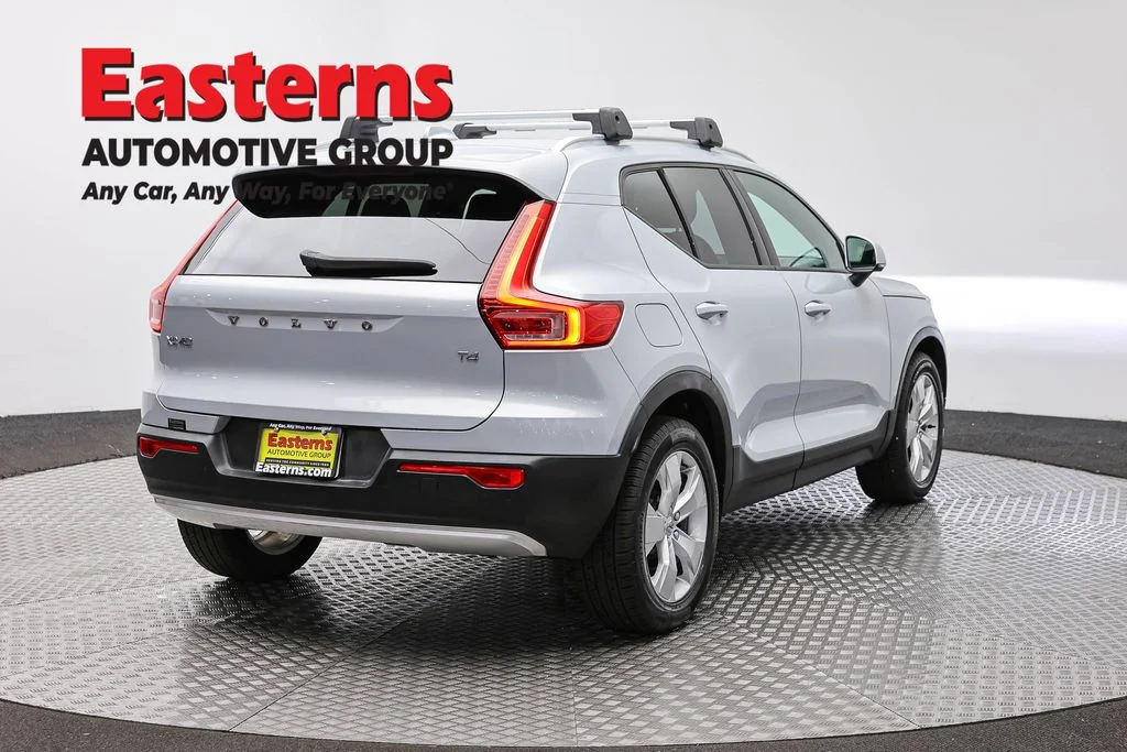Used 2021 Gray Volvo Momentum image 5