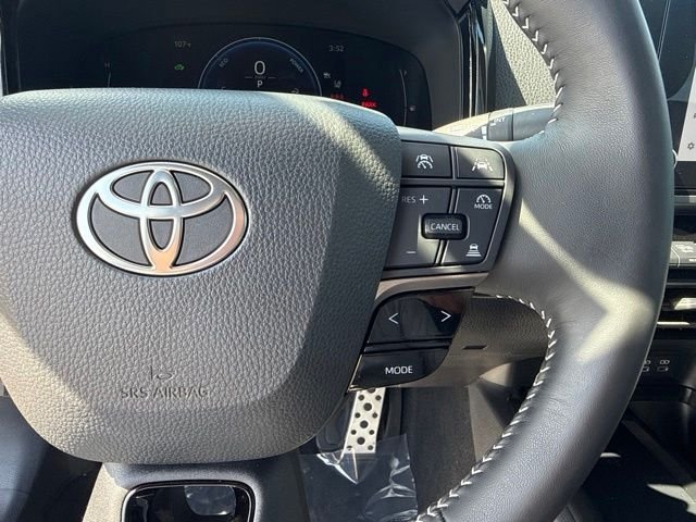 2025 Toyota Camry SE - Photo 27