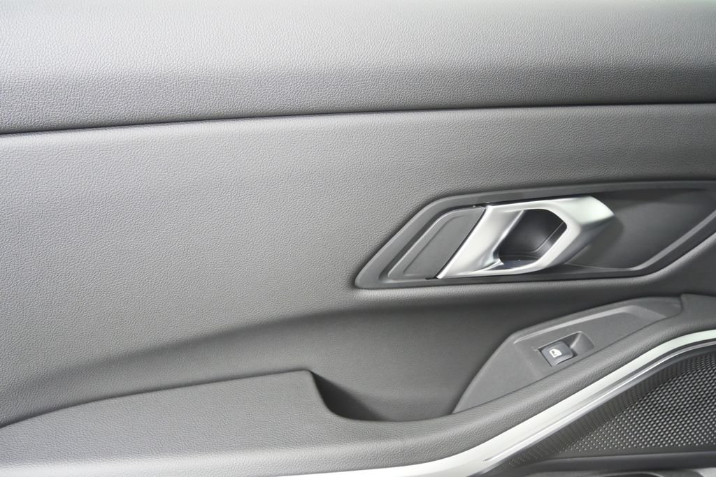 New 2026 Mineral White Metallic BMW 330i xDrive image 13
