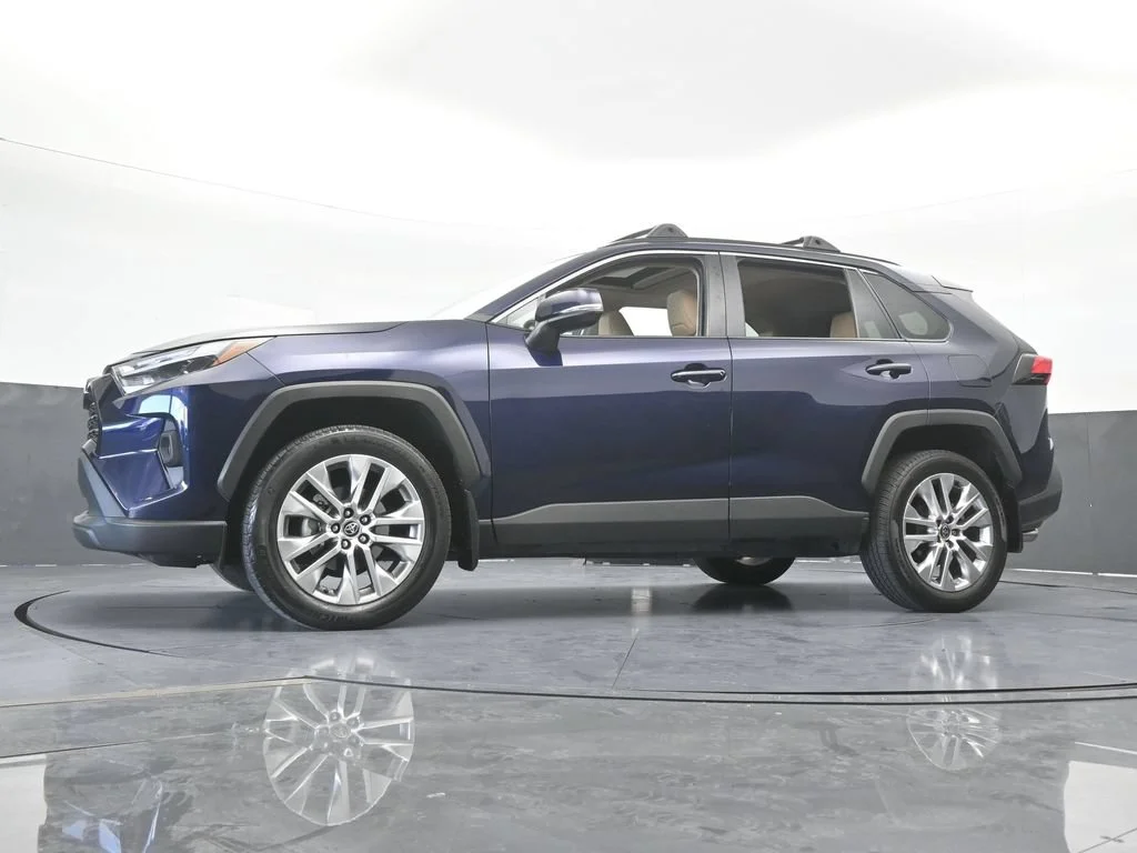 Used 2025 Blueprint Toyota XLE Premium image 57
