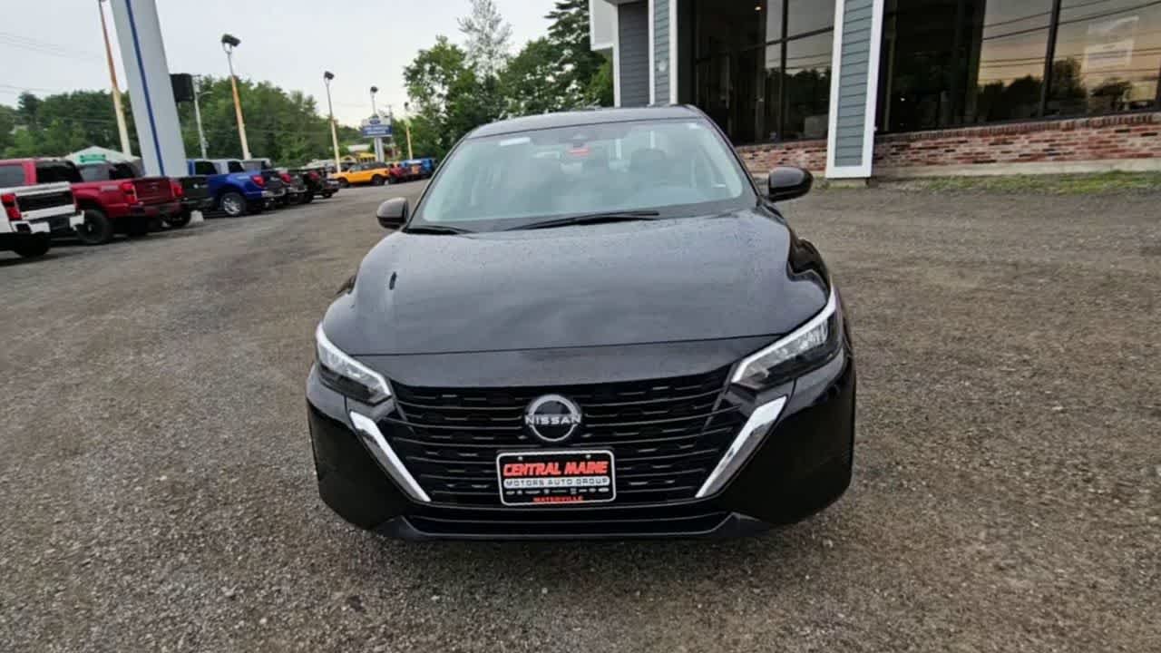 Used 2025 Super Black Nissan SV image 4
