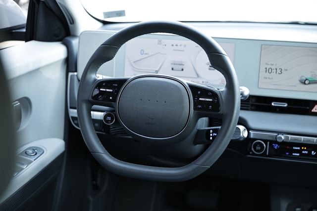 Used 2023 Cyber Gray Hyundai SE image 26