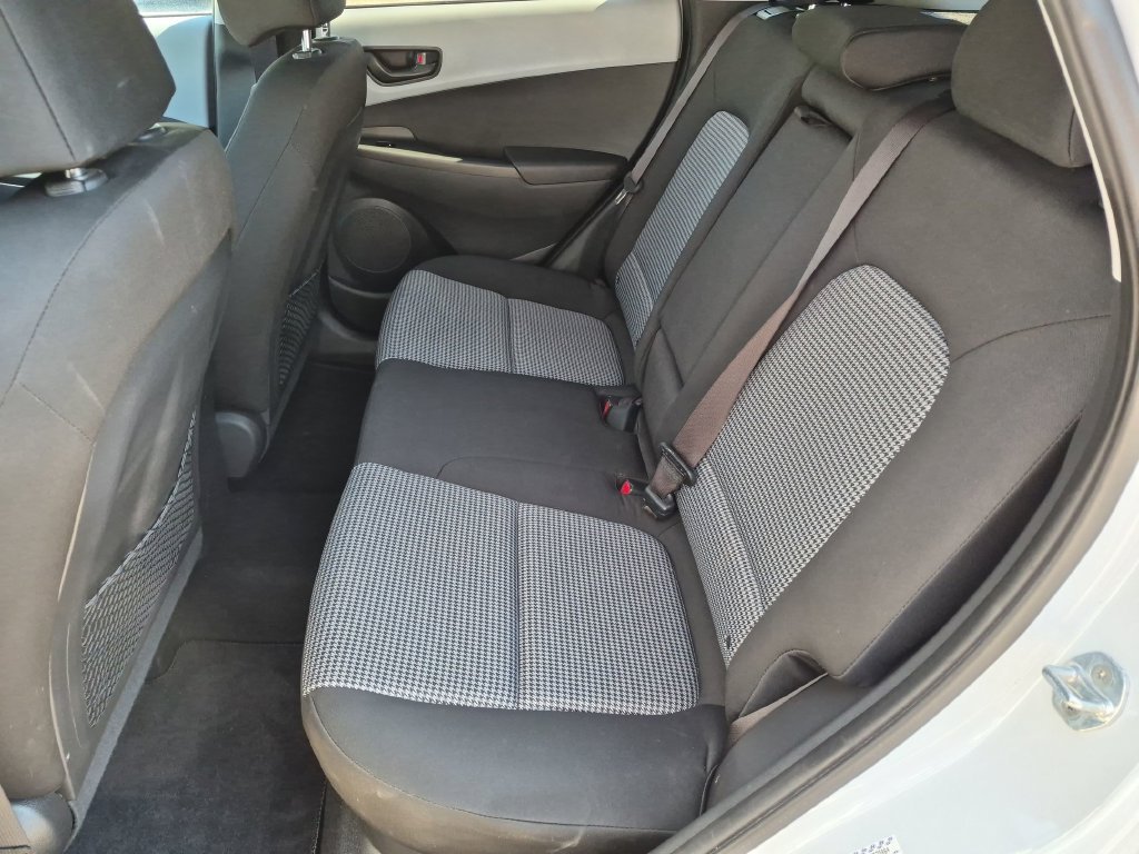 Used 2020 White Hyundai SEL Plus image 28