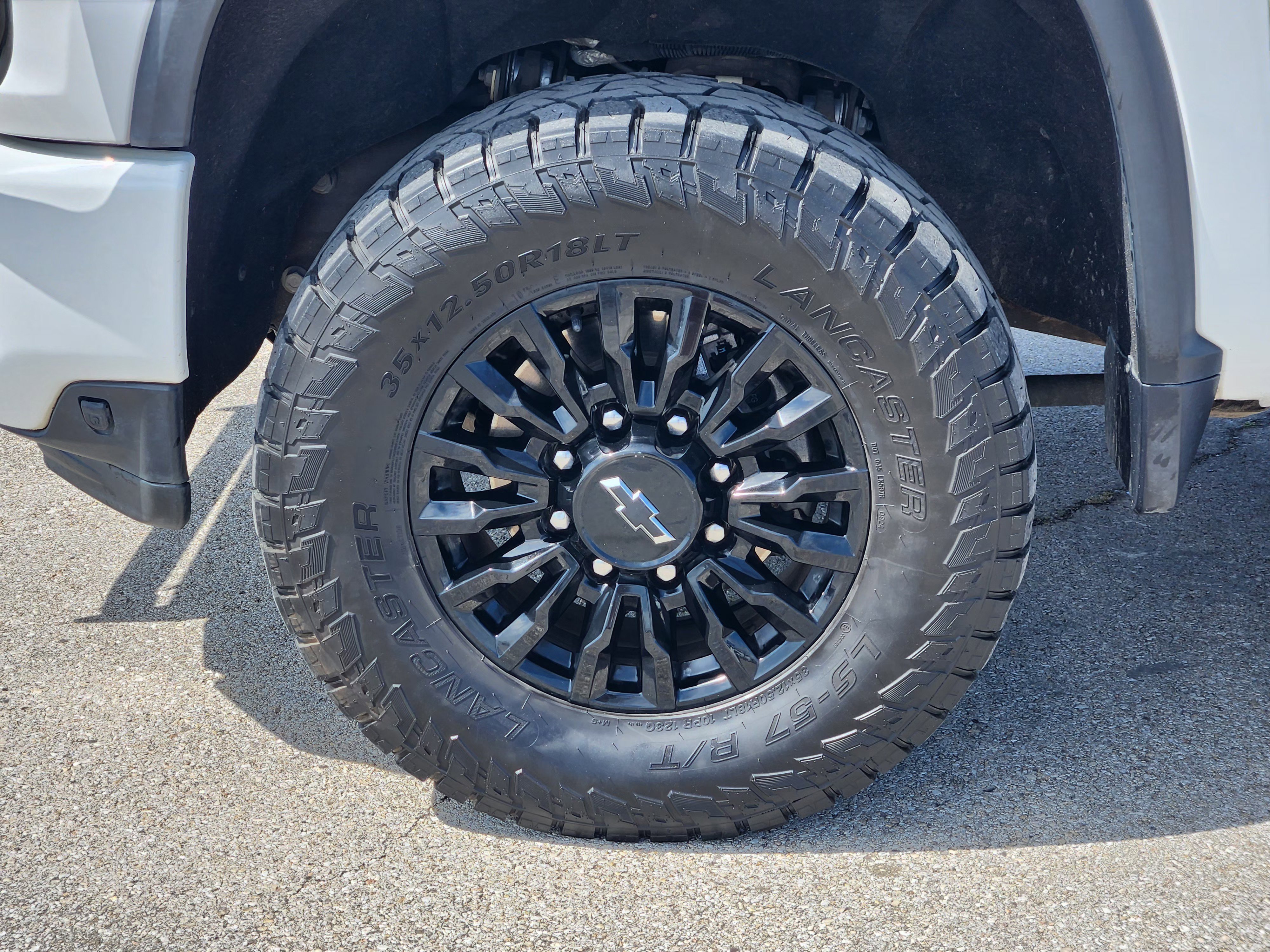 Used 2022 Summit White Chevrolet LTZ image 10