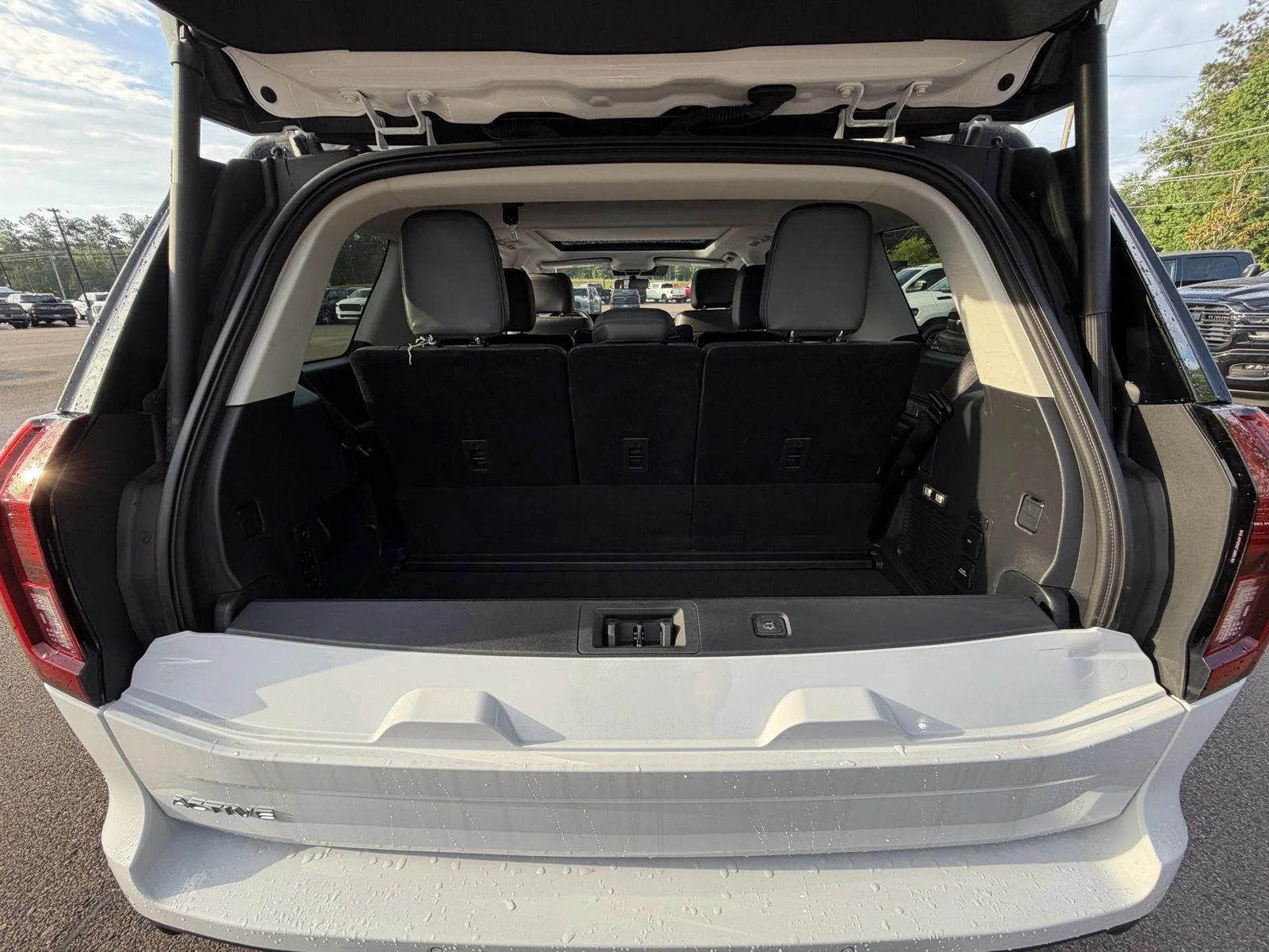 Used 2025 Oxford White Ford Active image 19