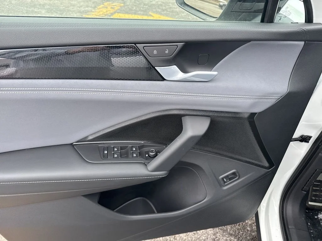 2026 Volkswagen Tiguan SE R-LINE BLACK - Photo 17
