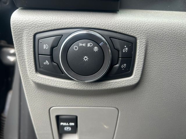 Used 2018  Ford XL image 11