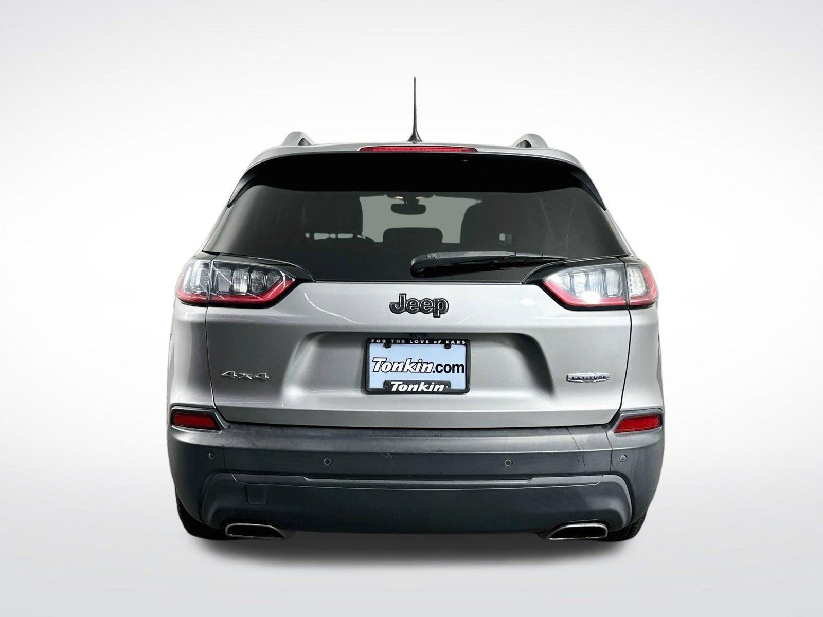 Used 2019 Billet Silver Metallic Clearcoat Jeep Latitude Plus image 6
