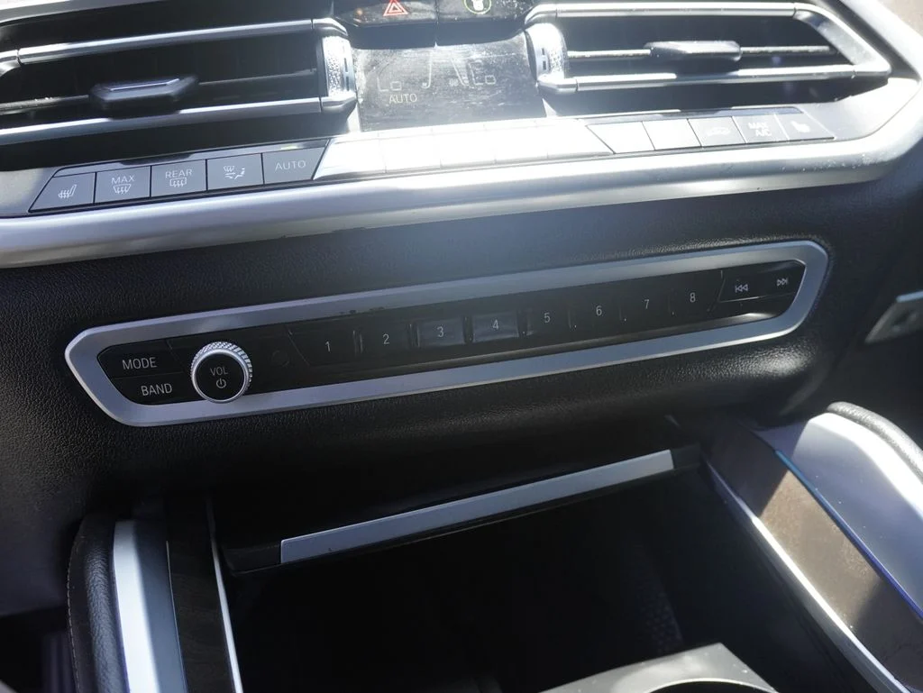 Certified Used 2022 Black BMW xDrive40i image 18