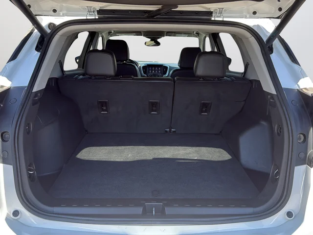 Used 2024 White GMC SLT image 11