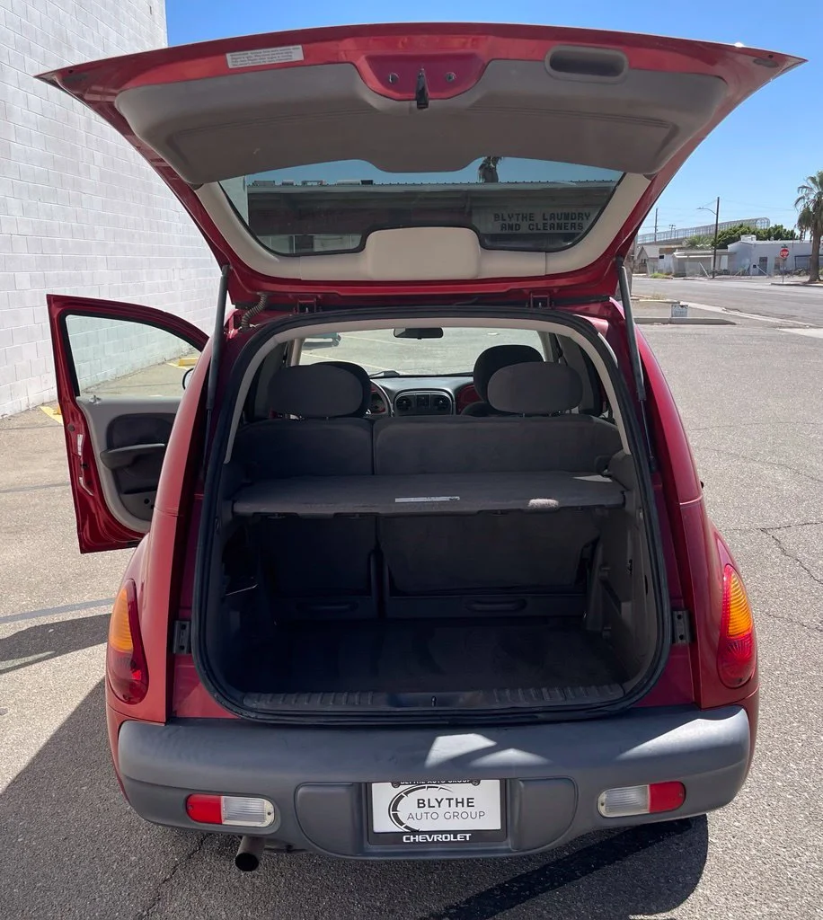 Used 2001 Red Chrysler  image 6