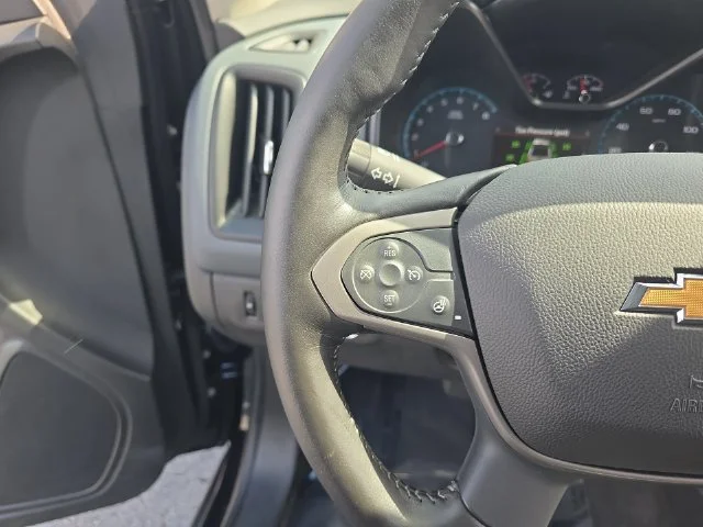 Used 2022 Black Chevrolet Z71 image 18