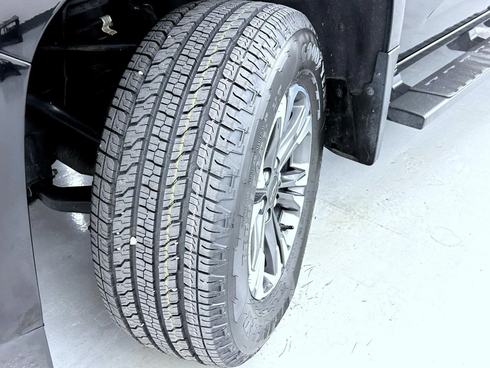 Used 2022 Black Chevrolet Z71 image 24