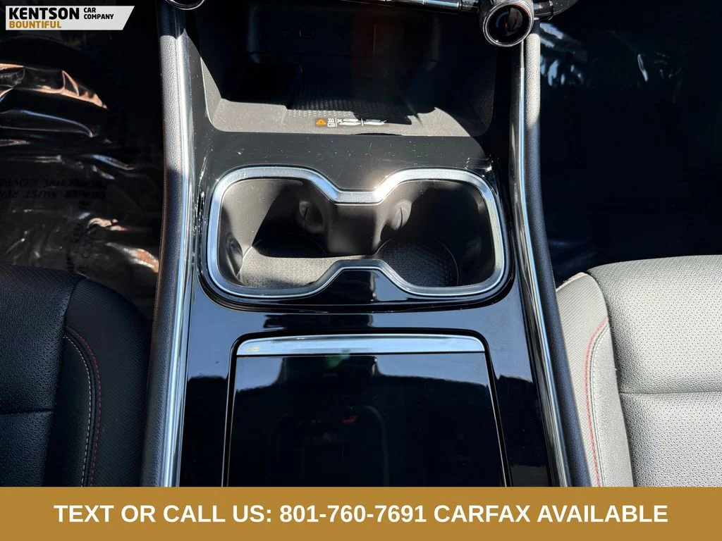 Used 2025 Gray Chevrolet Z71 image 22